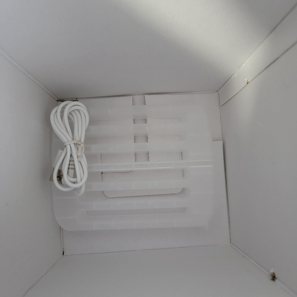 BLAUX Classic Small Portable Air Conditioner USB Desktop Air Cooler - Picture 15 of 16